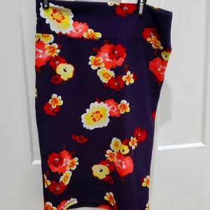 LuLaRoe size Small Cassie Pencil skirt. EUC deep purple background with floral